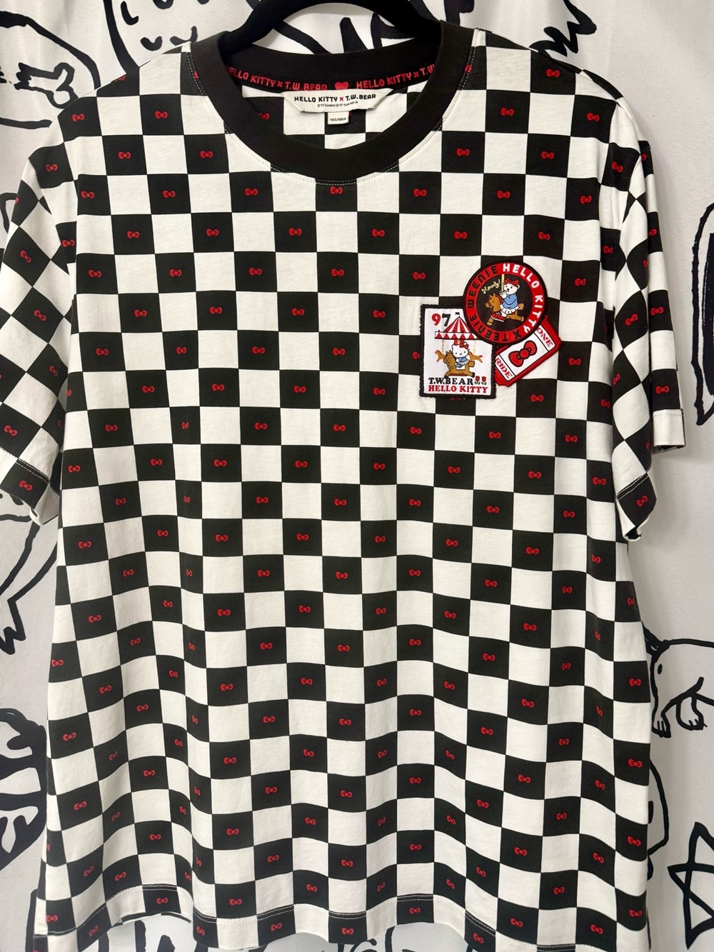 Rare Hello Kitty × T.W.
Bear Embroidered Checkerboard T-Shirt